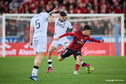 Imagen del partido entre el CD Mirandés y el Burgos CF.