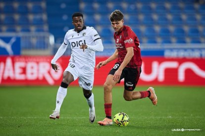 Imagen del partido entre el CD Mirandés y el Burgos CF.