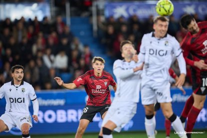 Imagen del partido entre el CD Mirandés y el Burgos CF.