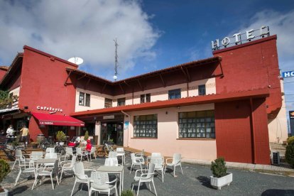 El hotel La Varga, junto a la A-1.