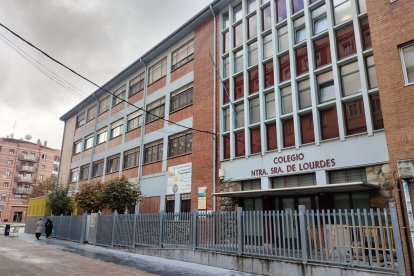 Colegio Nuestra Señora de Lourdes, en la calle San Julián.