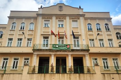 El colegio público Padre Manjón, sito en la calle Salas.