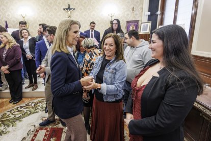 El salón de plenos de la Diputación Provincial de Burgos acogió la entrega de premios de Fundación Mapre que presidió la Infanta Elena.