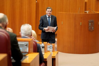 El consejero de Economía y Hacienda, Carlos Fernández Carriedo, en el debate de totalidad del Proyecto de Ley de Presupuestos Generales de la Comunidad de Castilla y León para 2026.