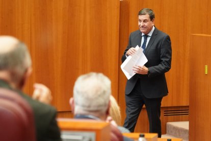 El consejero de Economía y Hacienda, Carlos Fernández Carriedo, en el debate de totalidad del Proyecto de Ley de Presupuestos Generales de la Comunidad de Castilla y León para 2026.