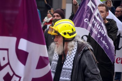 Manifestación en León contra la gestión de los incendios forestales del verano.