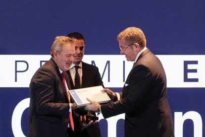 El director del diario El Norte de Castilla, Ángel Ortiz, recibe el Premio de Empresa Familiar XXIII Premio ‘Antonio Pérez’