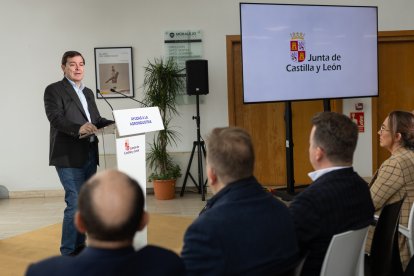 El presidente de la Junta de Castilla y León, Alfonso Fernández Mañueco, visita la empresa Moralejo Selección.