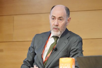 El presidente de Acor, Jesús Posadas, informa a los medios de comunicación sobre los temas tratados en la Asamblea General de Delegados de Acor