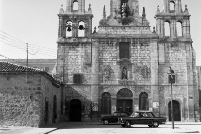 Antigua iglesia del Carmen de Burgos, derribada en 1966.