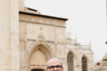 Javier presenta su libro “Bellas y Desconocidas”