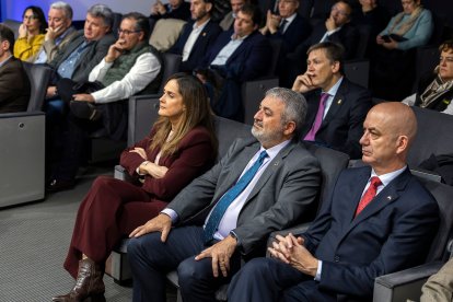 Adriana Ulibarri, CEO de Edigrup, junto al subdelegado del Gobierno, Pedro de la Fuente y el rector de la UBU, José Miguel García.