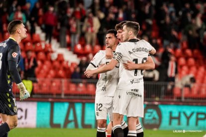 Imagen del partido entre el Almería y el Burgos CF.