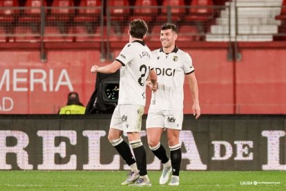 Imagen del partido entre el Almería y el Burgos CF.