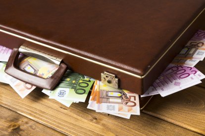 Ten cuidado, el cerebro no valora igual el dinero ganado con esfuerzo que el caído del cielo.