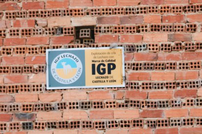 Marca de calidad IGP Lechazo de Castilla y León, en Cubillo de Ojeda