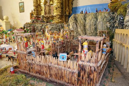 El fuerte del belén de Playmobil es una obra artesanal.