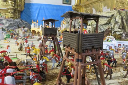 La guardia romana vigila desde las garitas.