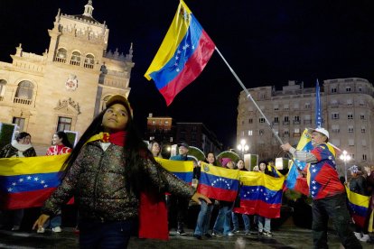 La comunidad venezolana de Valladolid recibe con alegría las noticias de Venezuela
