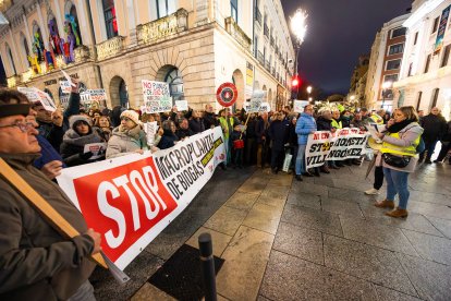 Manifestación contra la planta de biometano en Villangómez.