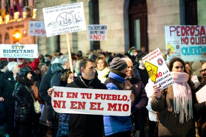 Manifestación contra la planta de biometano en Villangómez.