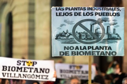 Manifestación contra la planta de biometano en Villangómez.