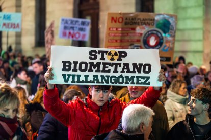 Manifestación contra la planta de biometano en Villangómez.