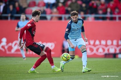 Imagen del partido entre el Mirandés y el Almería.