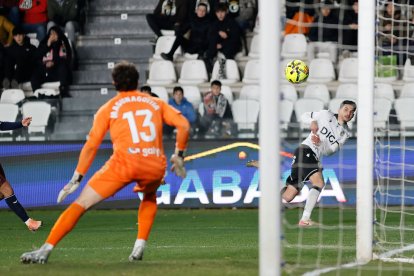 Imagen del partido entre el Burgos CF y el Eibar.