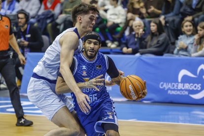 Imagen del partido entre el Recoletas Salud San Pablo Burgos y el Joventut.