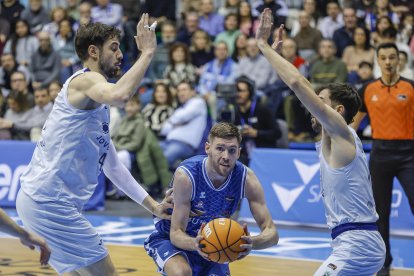 Imagen del partido entre el Recoletas Salud San Pablo Burgos y el Joventut.