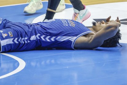 Imagen del partido entre el Recoletas Salud San Pablo Burgos y el Joventut.