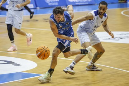 Imagen del partido entre el Recoletas Salud San Pablo Burgos y el Joventut.