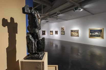La muestra reúne 54 obras pintura, escultura, y dibujo, de destacados artistas españoles del siglo XX.