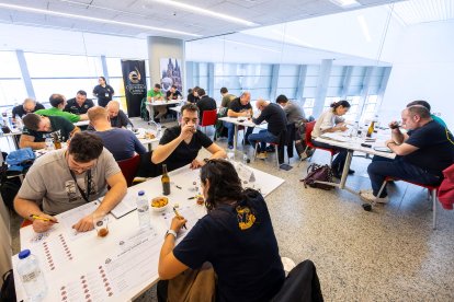 Unas 70 variedades elaboradas en diferentes puntos del país se remitieron a Burgos para la cata final.