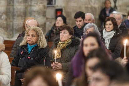 Así ha sido la emotiva cita de los más pequeños con la Virgen de las Candelas en la tradicional Misa de la Luz.