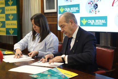Firma del convenio entre la Eilza y Caja Rural de Zamora para Fromago 2026