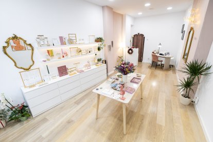 Su local se encuentra en la calle Concepción,9.