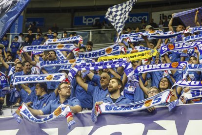 Imagen del partido entre el Recoletas Salud San Pablo Burgos y La Laguna Tenerife.