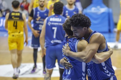 Imagen del partido entre el Recoletas Salud San Pablo Burgos y La Laguna Tenerife.