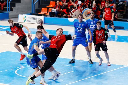 Imagen del partido entre el UBU San Pablo Burgos 2031 y el Contazara Zaragoza.