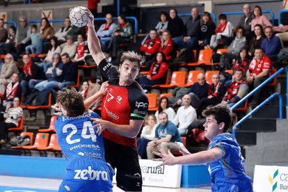 Imagen del partido entre el UBU San Pablo Burgos 2031 y el Contazara Zaragoza.