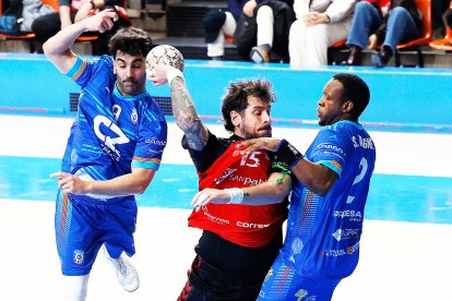 Imagen del partido entre el UBU San Pablo Burgos 2031 y el Contazara Zaragoza.