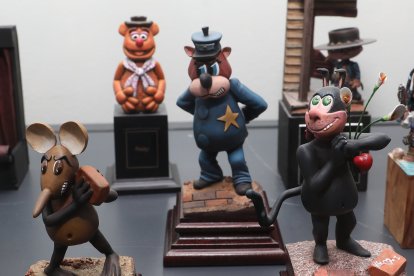 El Ateneo de Palencia acoge una exposición de miniaturas de la Asociación de Miniaturistas Asociados Palentinos que cumple 25 años dedicados al modelismo a escala
