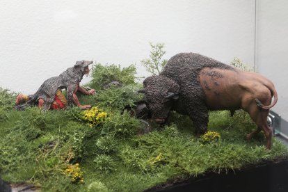 El Ateneo de Palencia acoge una exposición de miniaturas de la Asociación de Miniaturistas Asociados Palentinos que cumple 25 años dedicados al modelismo a escala