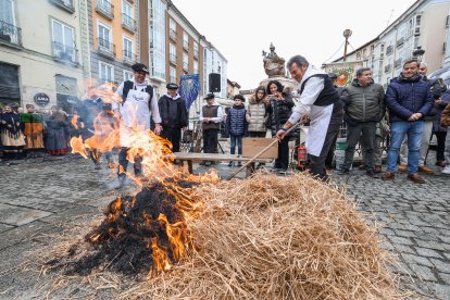 La actividad congregó a decenas de burgaleses en la plaza de La Flora.