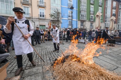 La actividad congregó a decenas de burgaleses en la plaza de La Flora.