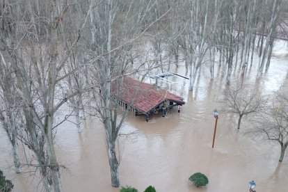 El quiosco quedó practicamente inundado