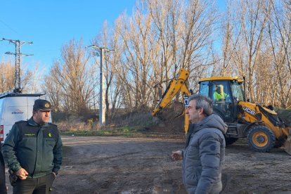 El subdelegado visita las zonas más afectadas por la crecida de los ríos