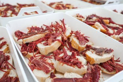 Instante de la fiesta de la cecina en conmemoración a San Pedro de Antioquía.